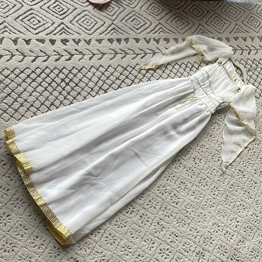 Grecian costume white with gold accents girls size 10 - 12 used once.